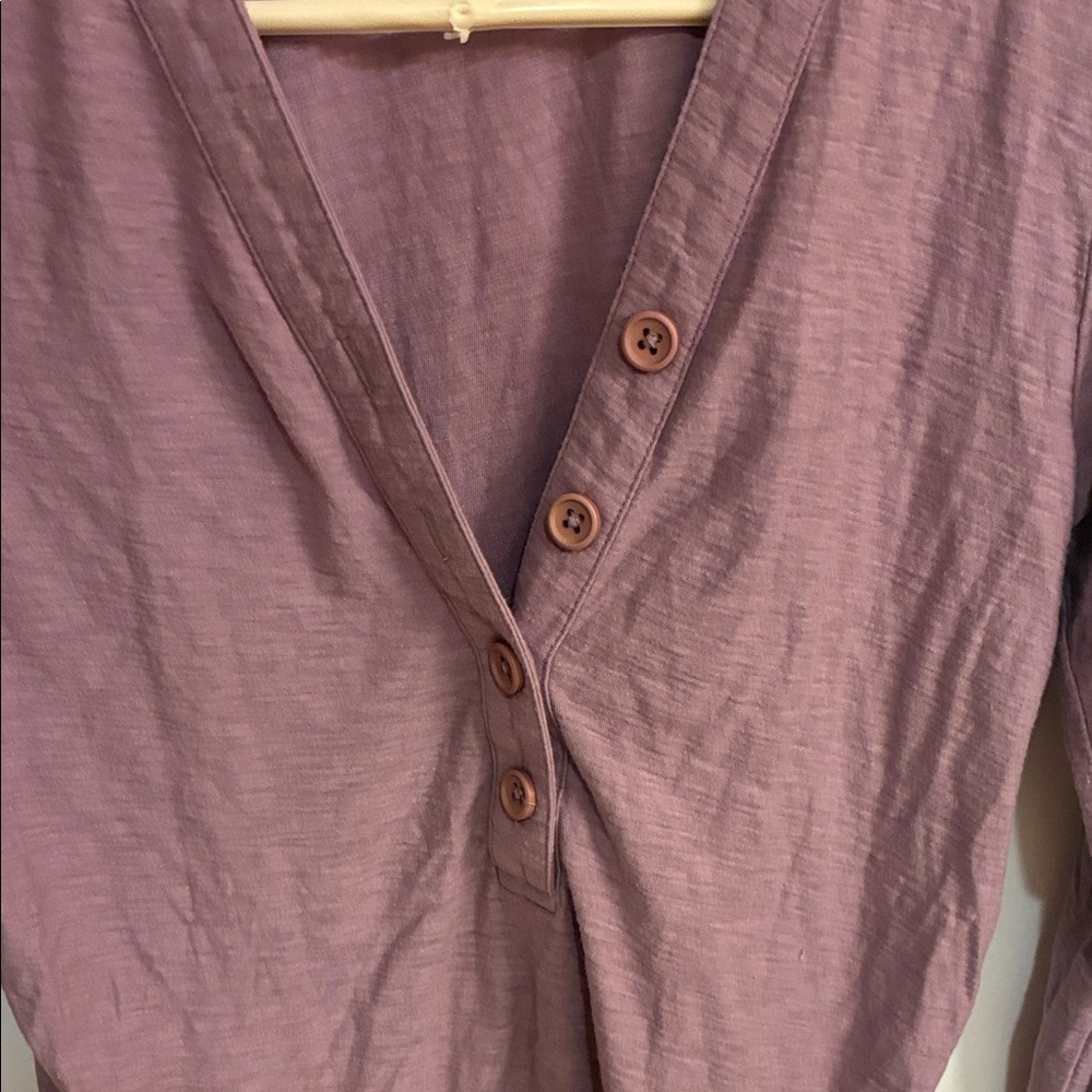 James Perse Mauve Long Sleeve Henley in Sz 1 -equivalent to a small - Picture 4 of 11